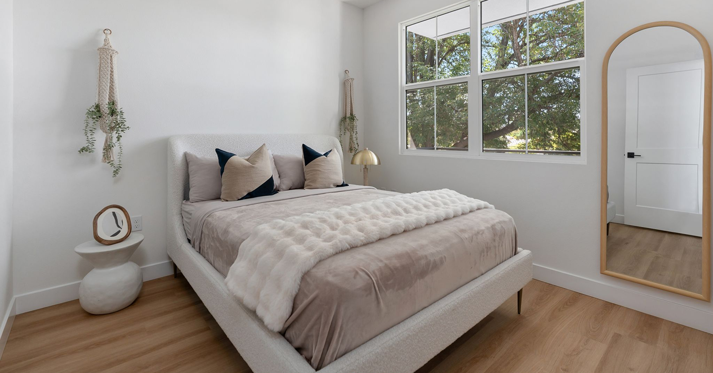 NOW LEASING