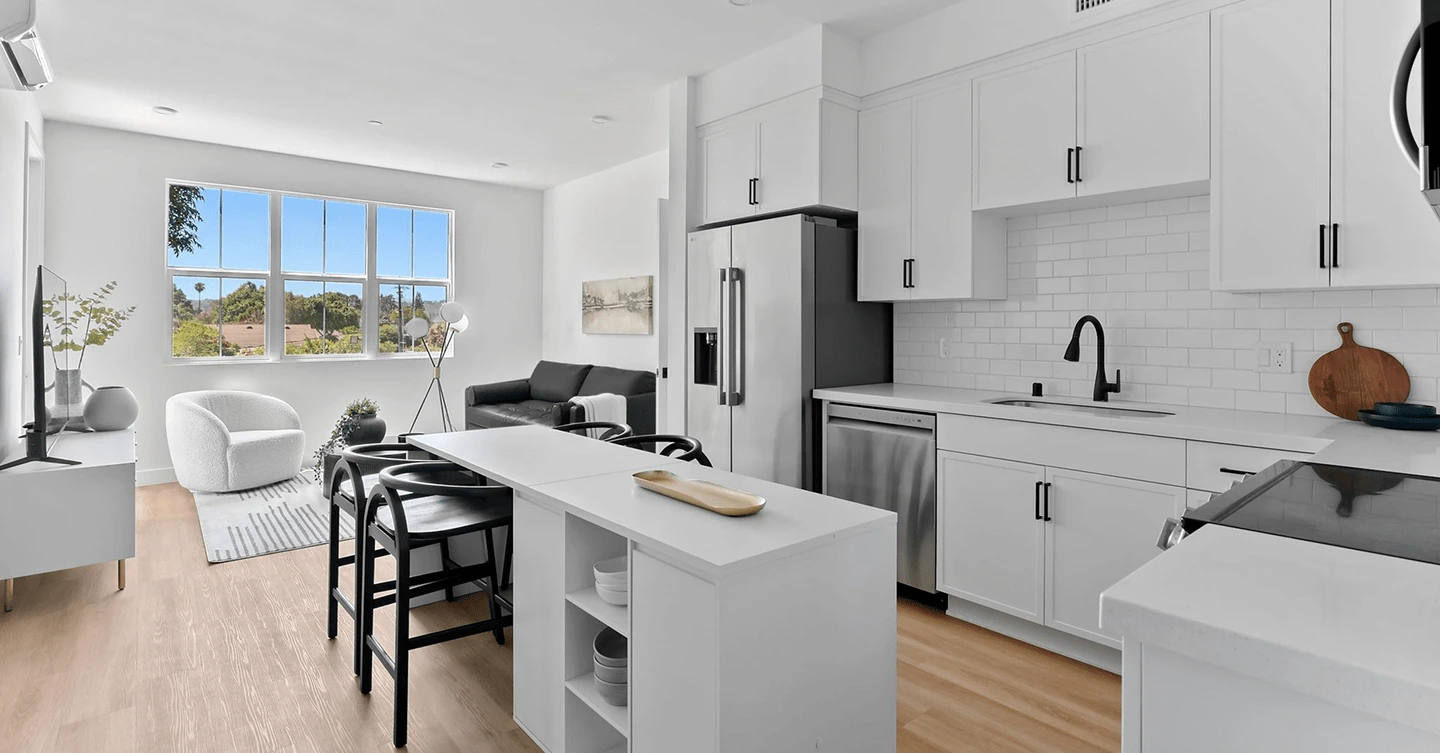 NOW LEASING